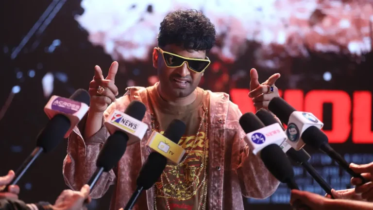 Devil's Double Next Level - Santhanam